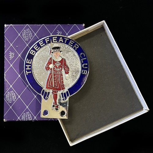 Boxed beefeater club car badge - car,