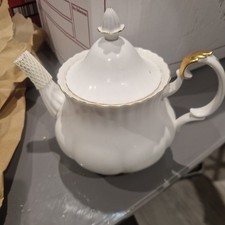 Royal Albert Val D’or Large 2 Pint Bone China White & Gold Teapot