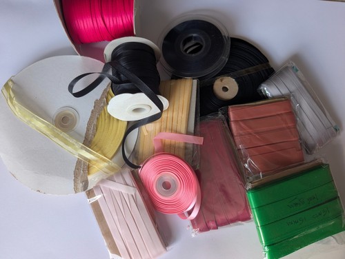 Ribbon job lot 105 assorted - 105#,