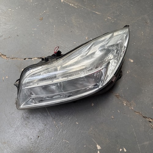 Vauxhall insignia front - ,