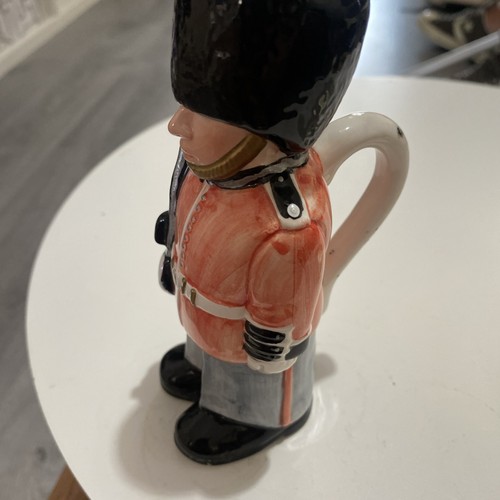 Leonardo toby jug solider - toby,