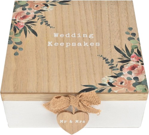 Love story wooden wedding - story, day