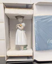 Lladro Figurine "Flowers for