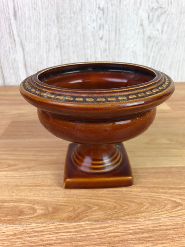 Dartmouth pottery brown glazed - dartmouth,