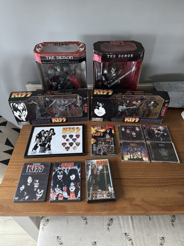 Kiss figures and - figures, memorabilia