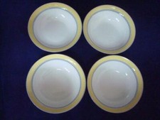 ROYAL DOULTON BLUEBERRY 6 1/4"