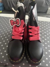 Dr Martens X Hello Kitty
