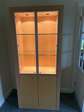 Hulsta Xelo Natural Maple Double Door/Glass Door Raster Display Unit