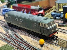 Hornby R122 Class 35 Hymek Diesel Loco BR Green Weathered D7093 OO Serviced
