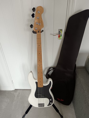 Fender bass player mim - player, white