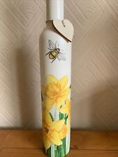 Daffodil And Bumble Bee Vase/
