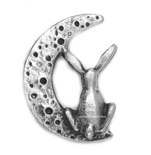 Small moon gazing hare pin - gazing,