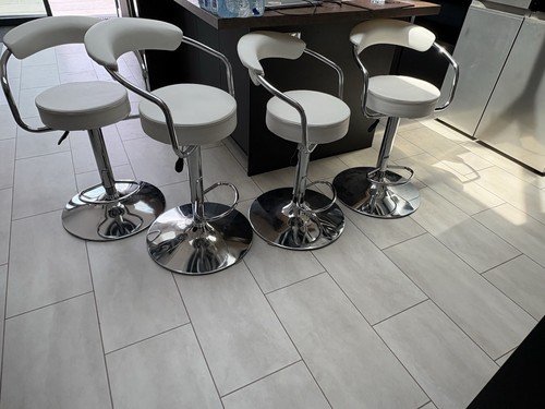 Bar stools excellent - 4,