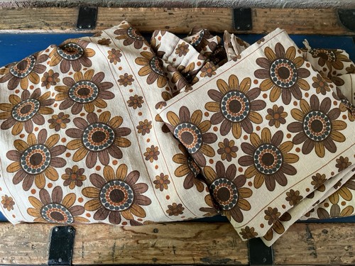 Classic retro 1970s linen - classic,
