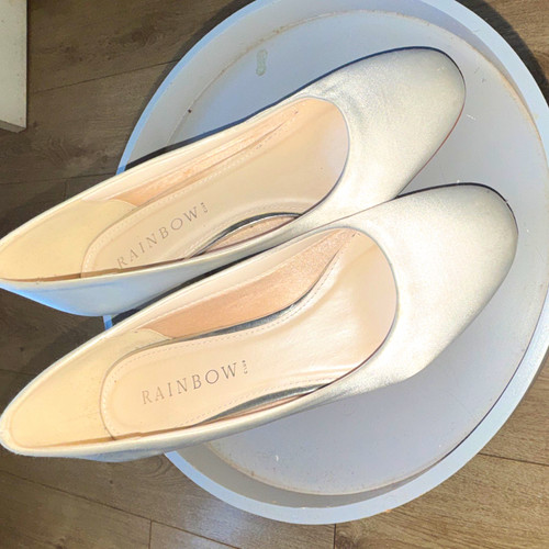 Rainbow ivory satin round toe - round,