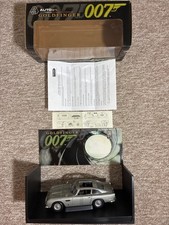 1/18 AUTOART JAMES BOND DB5