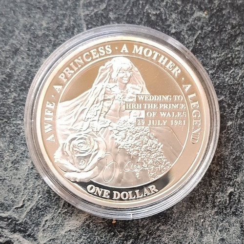 Niue 2011 one dollar - niue, charles