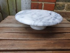 White Marble Pedestal Cake Or
