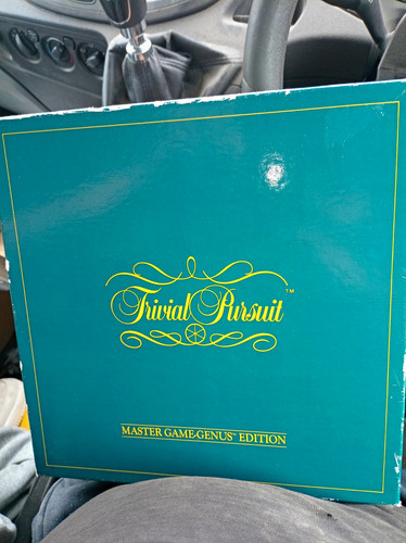 Trivial pursuit master game - trivial,