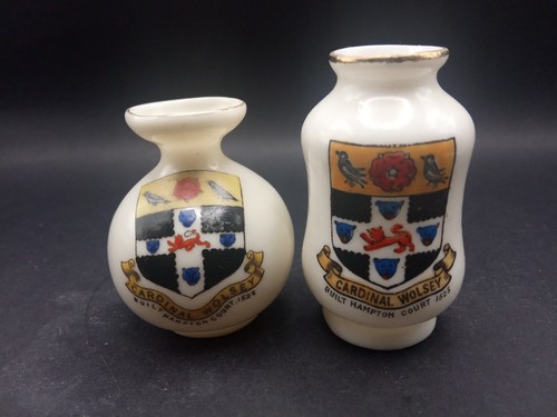 Crested china cardinal - -,