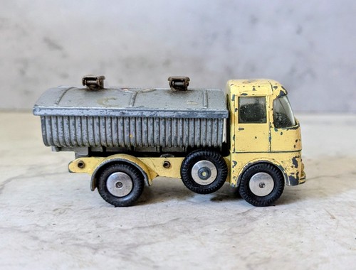 Corgi toys 460 - no.460, neville