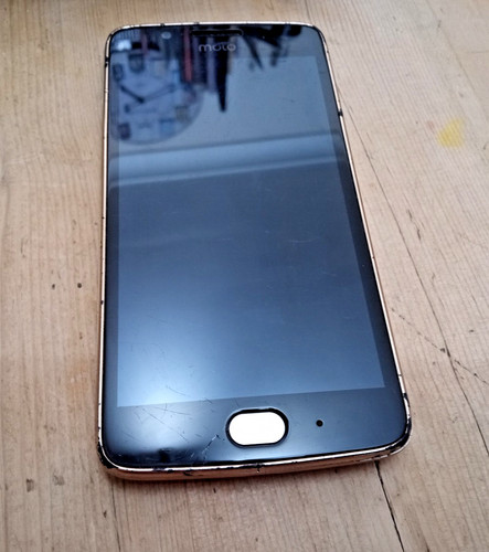 Moto mobile phone - g5,