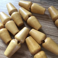 TOGGLES WOOD  X 5 TRADITIONAL WITH 1 HOLE.  40 MM TO 50MM SECONDS