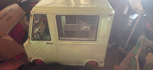 Barbie food truck white - food,