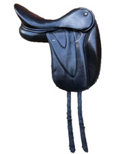 Wow 18" Size 2 Dressage Saddle