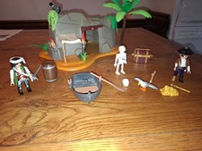 Playmobil Pirate Cave with secret compartment, Pirates & other equipment.