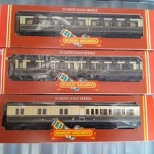 Rake of 3 Hornby Clerestory