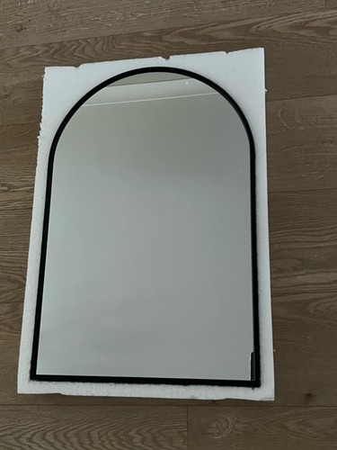Matt black arched mirror wall - black,