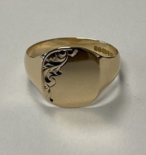 9ct Yellow Gold Signet Ring Size U  Hallmarked 3 Grams Solid Ring Giftboxed