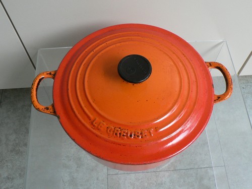 Creuset cast round iron - le,