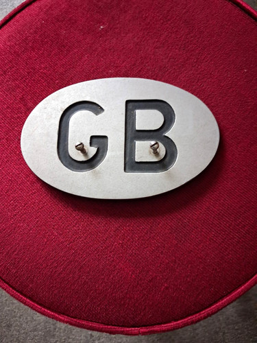 Vintage metal oval car - g,