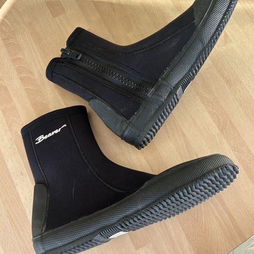 Beaver wetsuit boots - size, uk