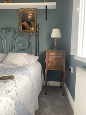 Lovely Quilted Super King Size Bedspread.pre/owned It was On The Bed,very Clean.