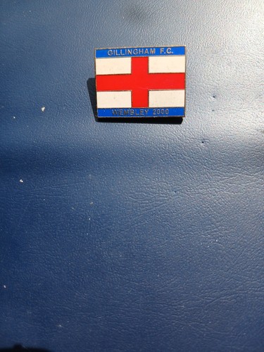 Gillingham wembley 2000 - gillingham,