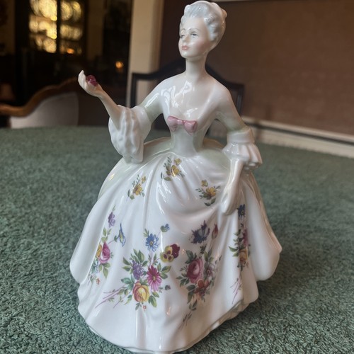 Royal doulton figurine - doulton, hn2468