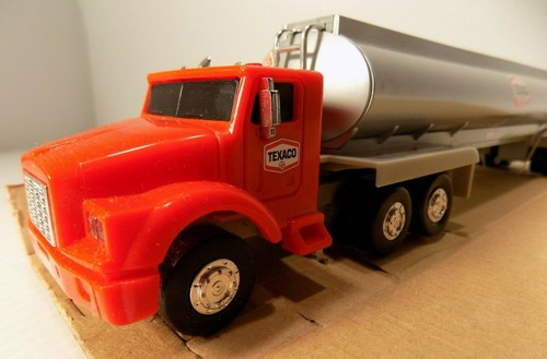 Texaco 1975 edition - toy, tanker