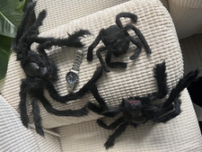 set of 3 Large spiders for Halloween.