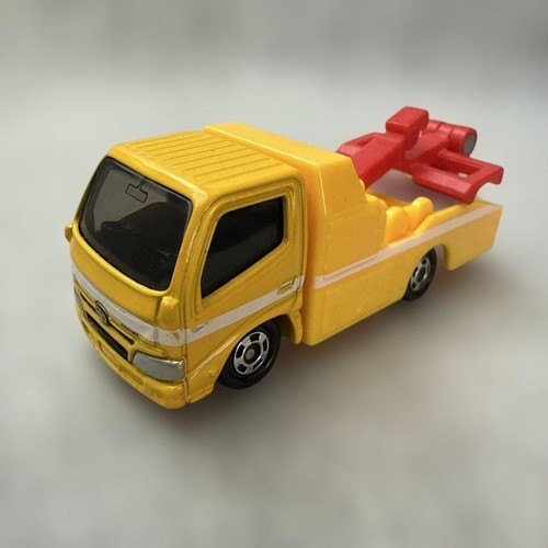 Toyota dyna tow truck out - no.5,