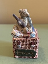 Peter Fagan/Colourbox Harrods  Bears, Harrods Hamper HTC002.