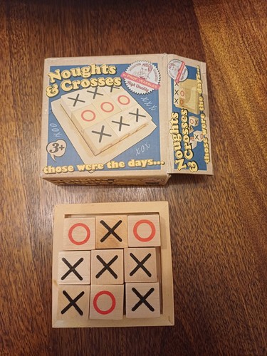 Noughts and crosses wooden - crosses,