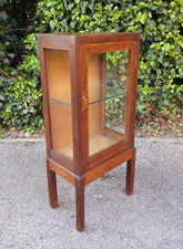SMALL 1920'S SOLID OAK TABLE