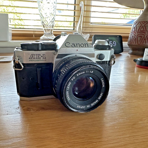 Canon program 35mm - ae-1, slr