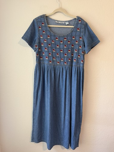 Vintage womens embroidered - vintage,