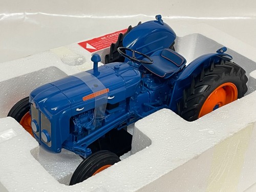 Scale universal hobbies - 1/16,