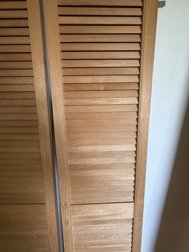 Wooden louvre door - wooden,