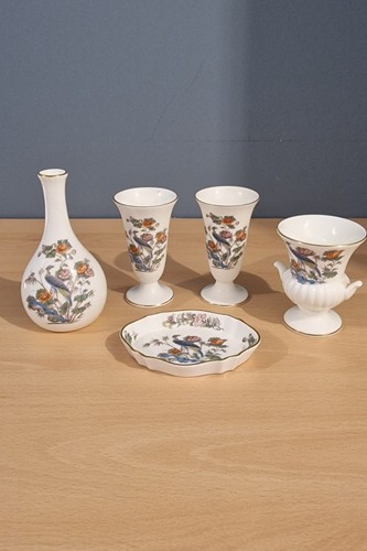 Piece wedgewood set urn - wedgewood, and